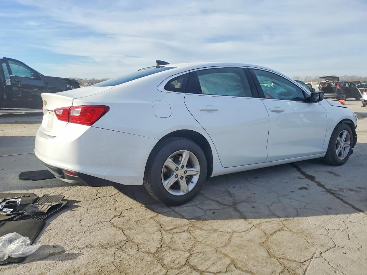 2020 CHEVROLET MALIBU LS photo 3