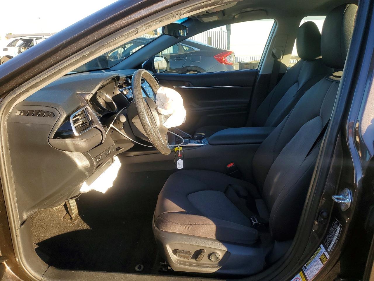 2018 TOYOTA CAMRY photo 7