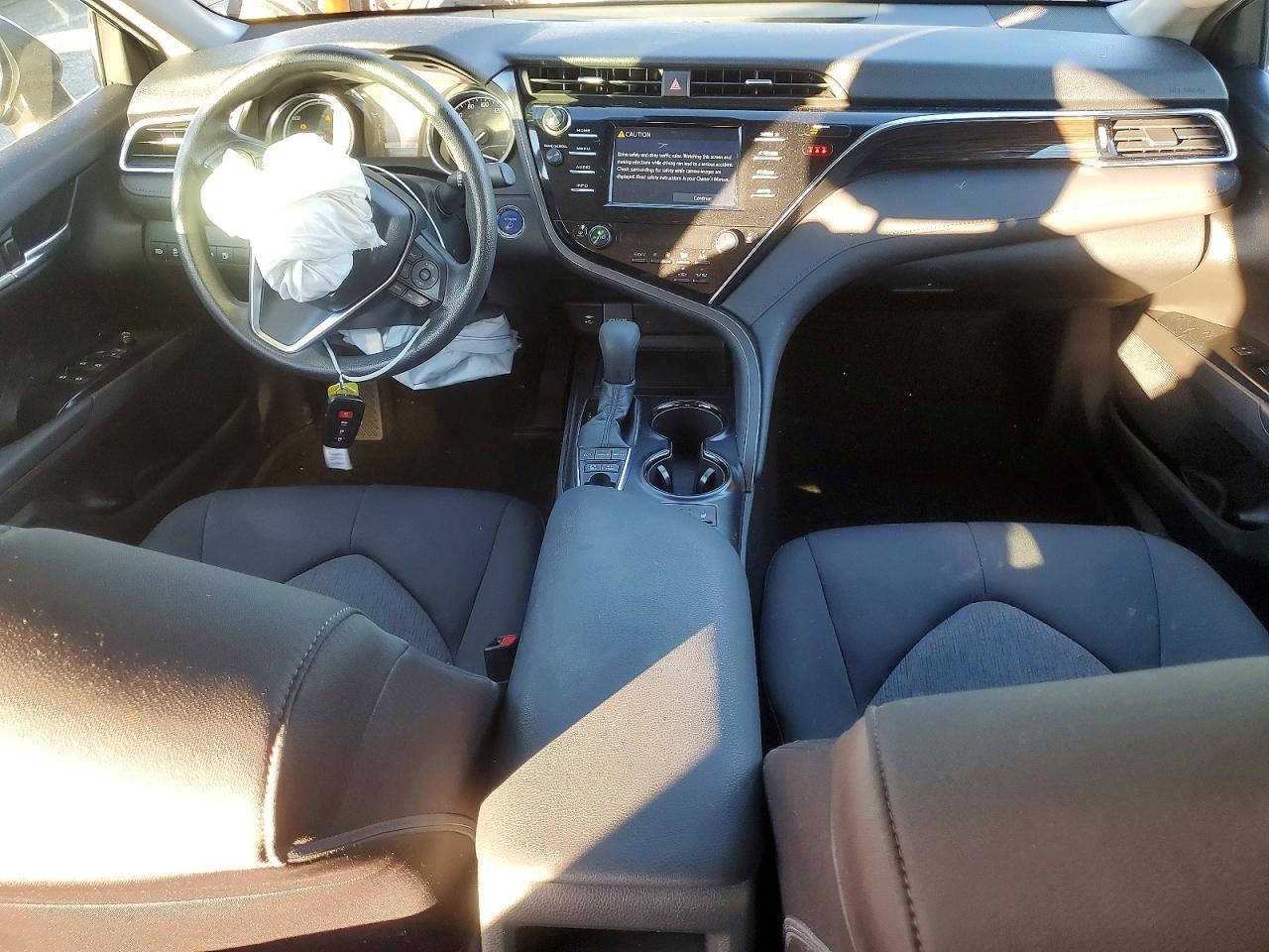 2018 TOYOTA CAMRY photo 8