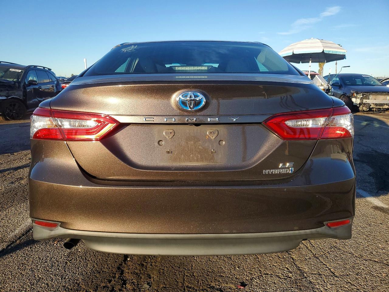 2018 TOYOTA CAMRY photo 6