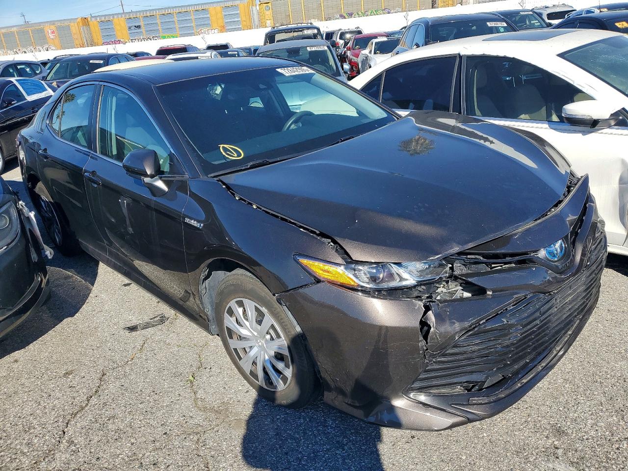 2018 TOYOTA CAMRY photo 4