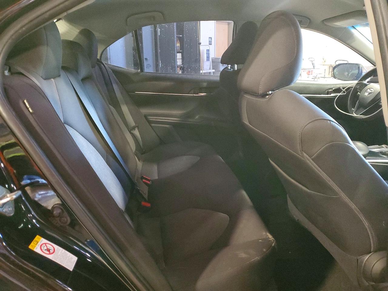 2018 TOYOTA CAMRY LE photo 19