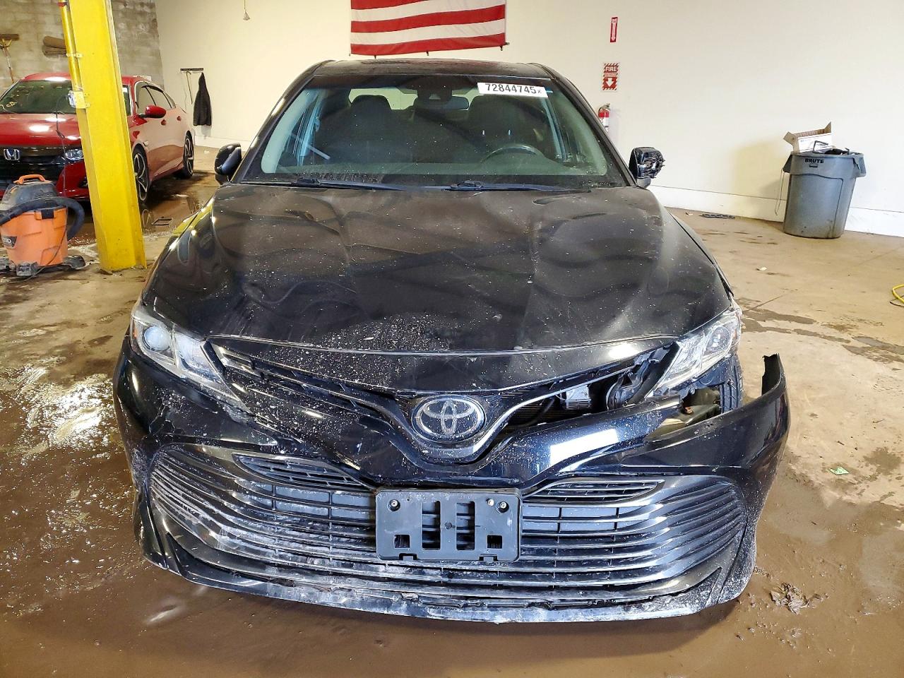 2018 TOYOTA CAMRY LE photo 9