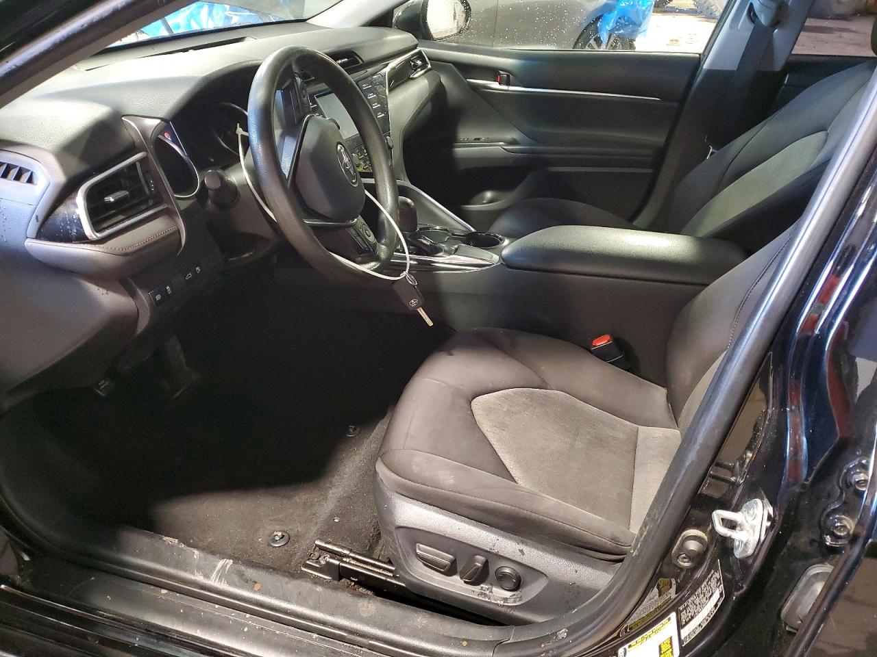 2018 TOYOTA CAMRY LE photo 13
