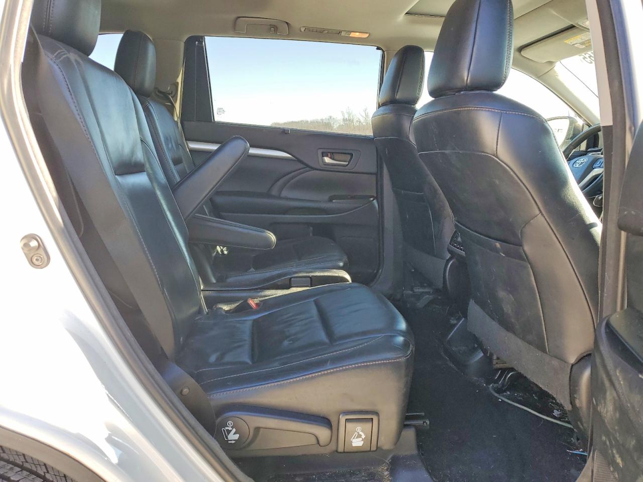 2016 TOYOTA HIGHLANDER XLE photo 41