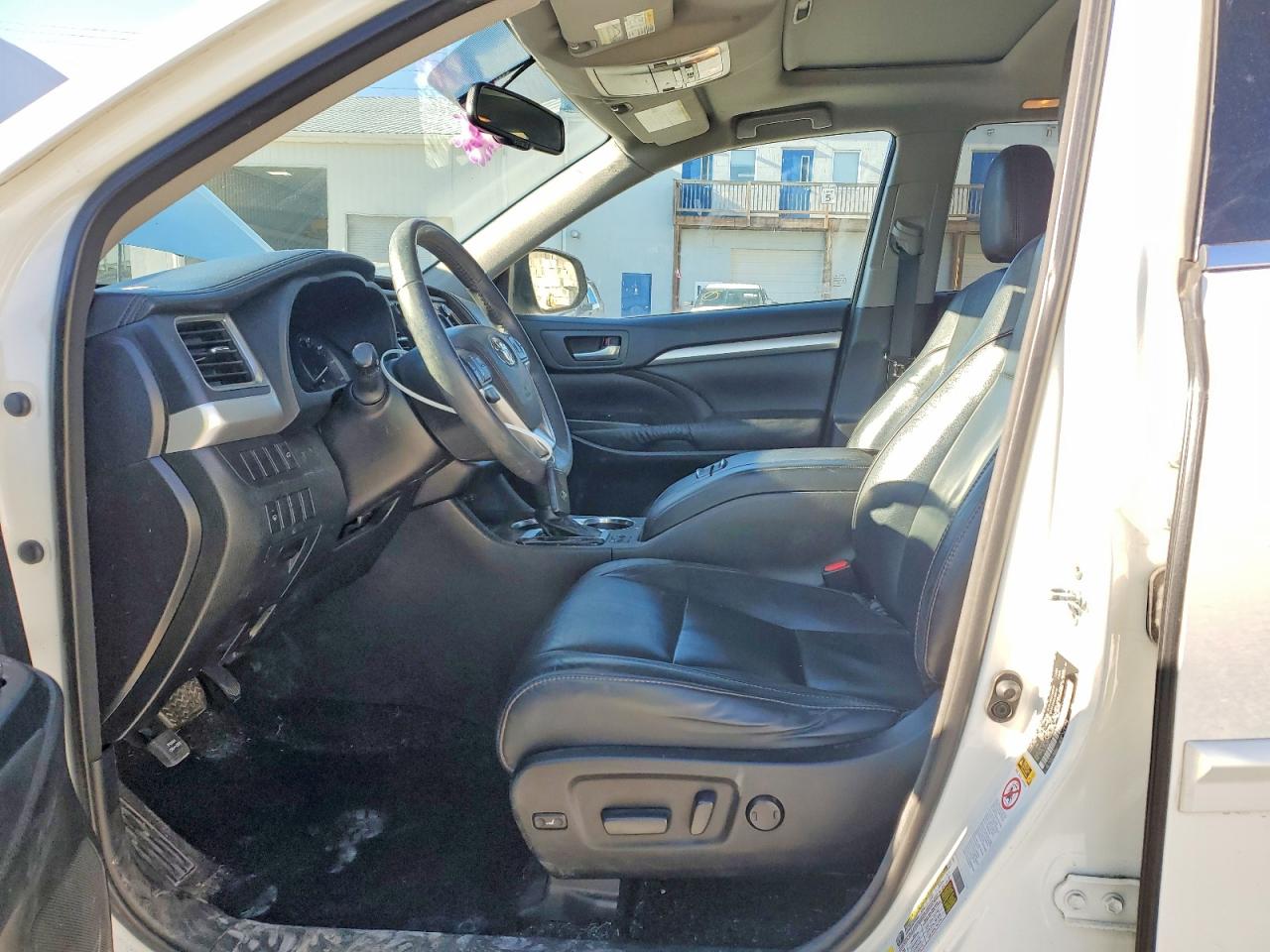2016 TOYOTA HIGHLANDER XLE photo 25