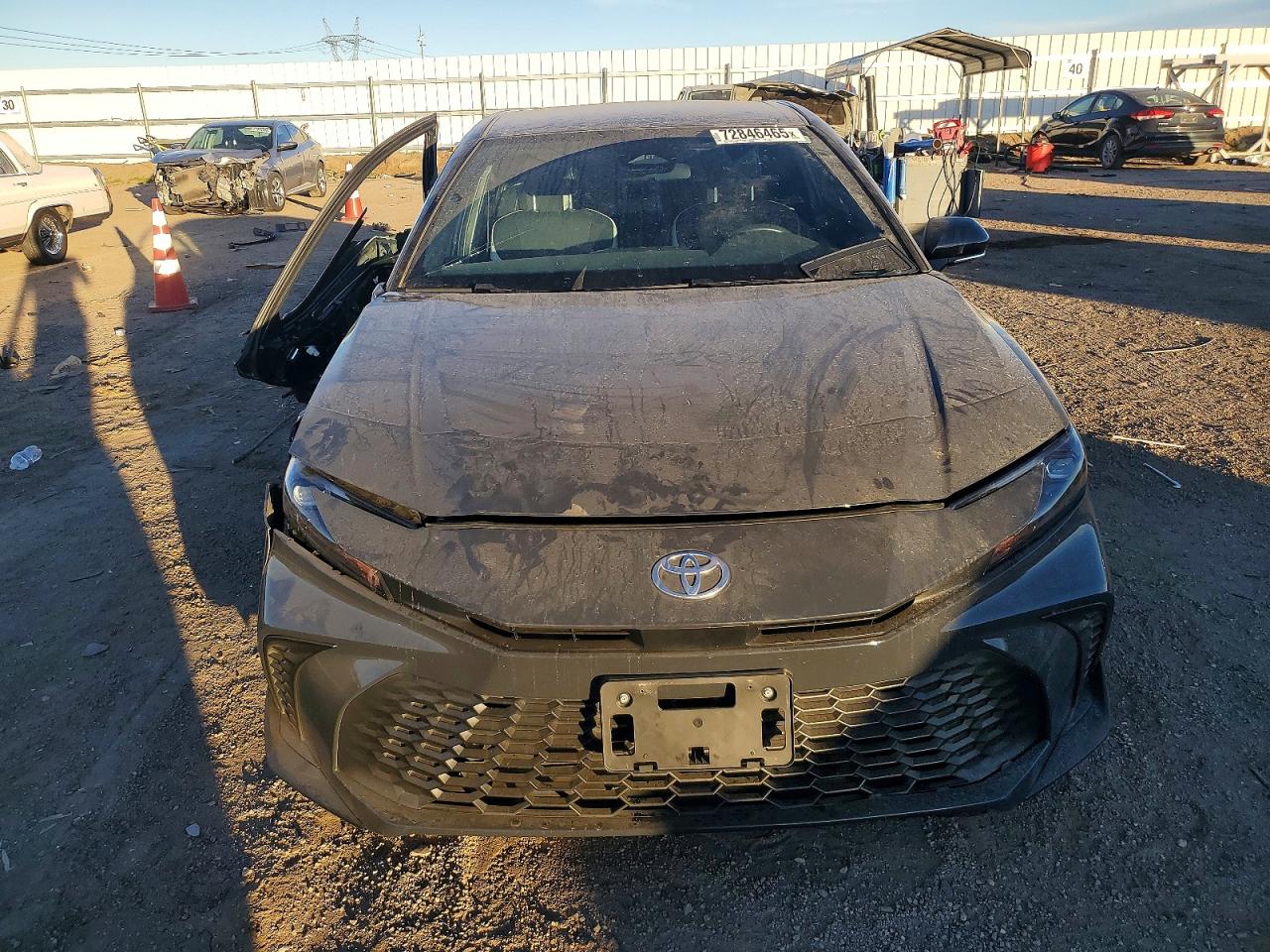 2025 TOYOTA CAMRY SE photo 5