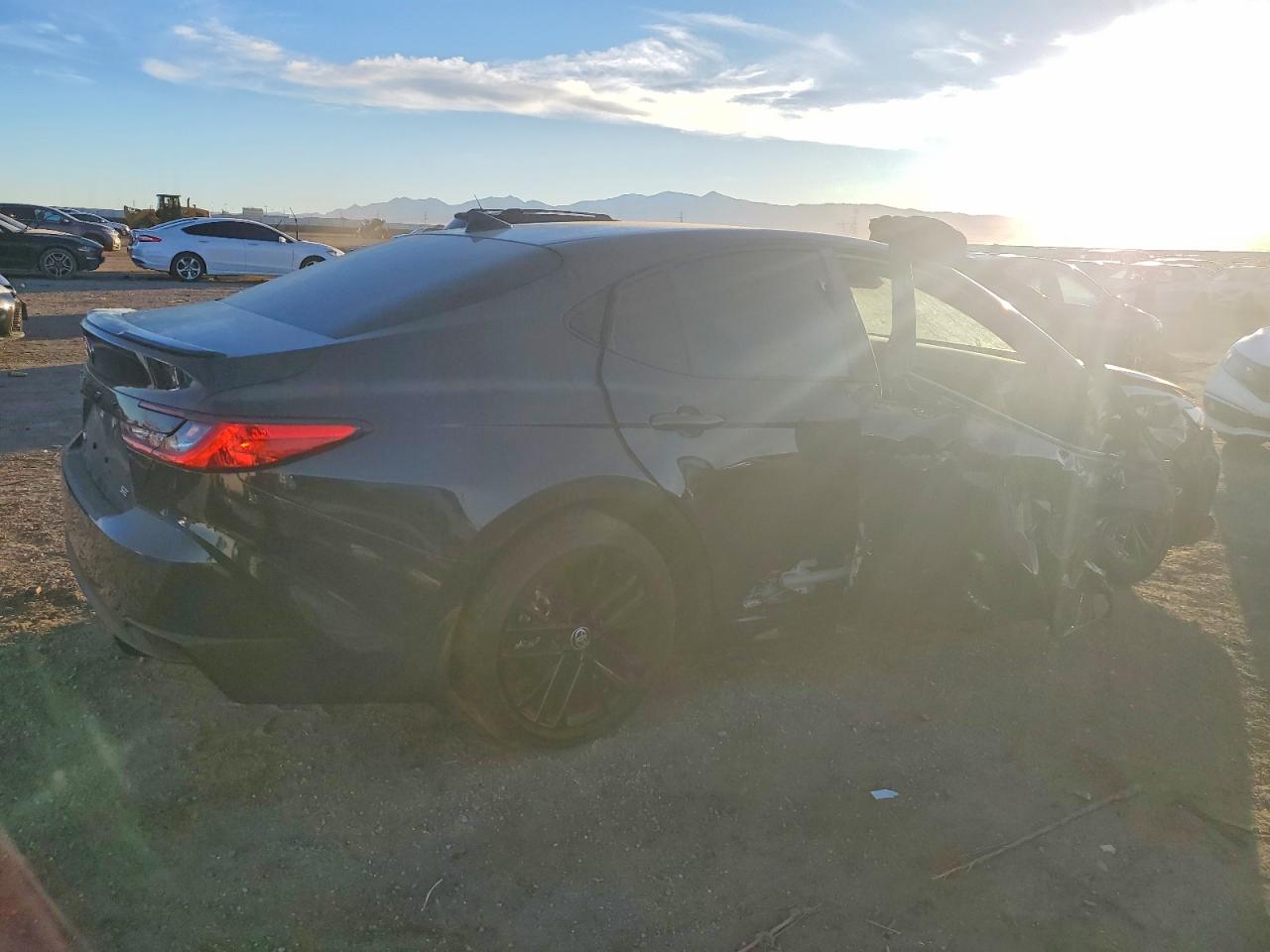 2025 TOYOTA CAMRY SE photo 3