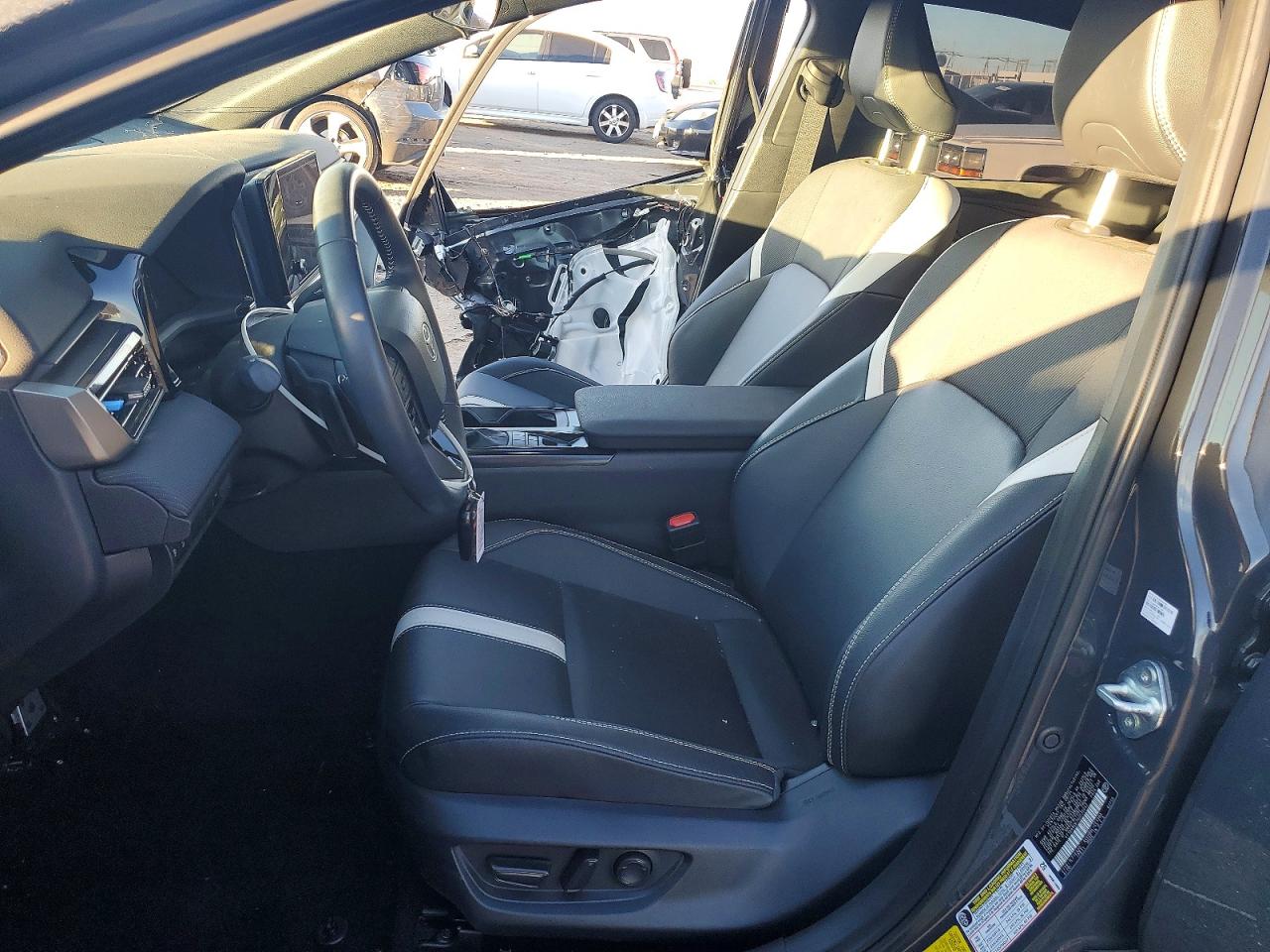 2025 TOYOTA CAMRY SE photo 7
