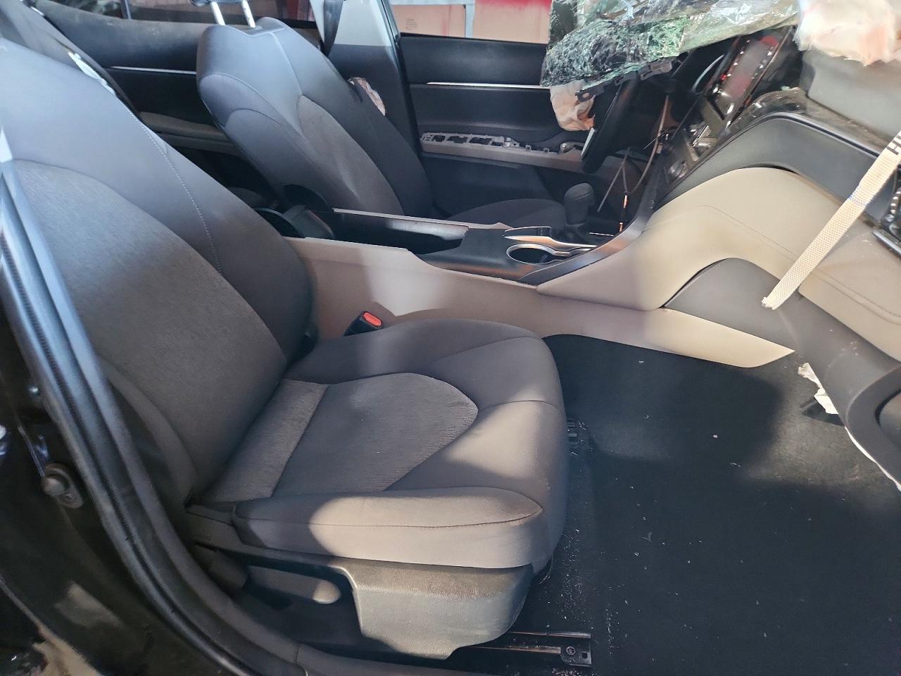 2024 TOYOTA CAMRY LE photo 19