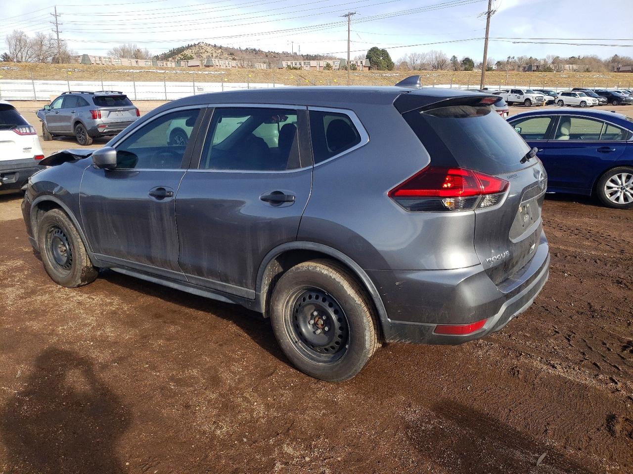 2018 NISSAN ROGUE S photo 4