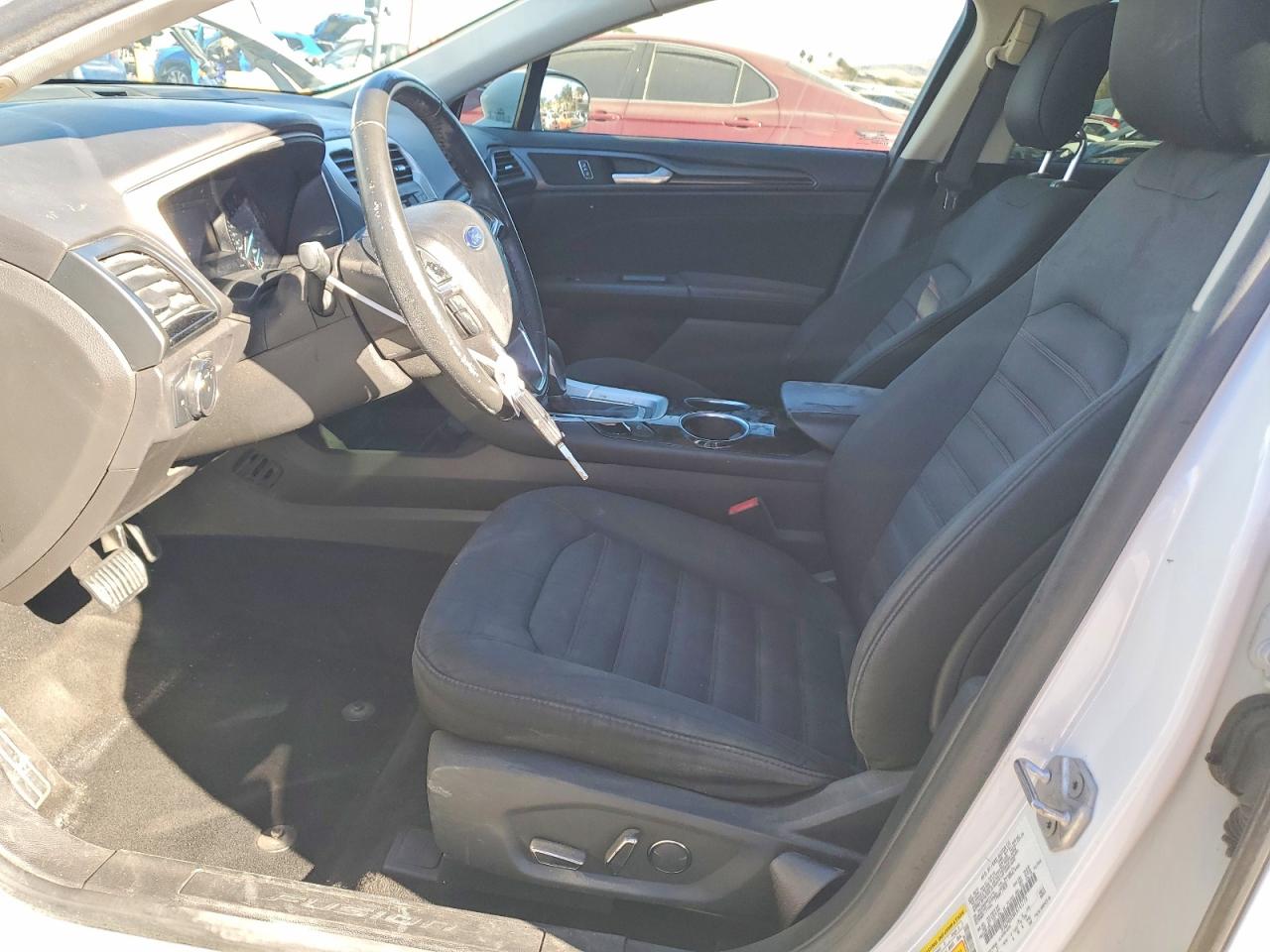 2014 FORD FUSION SE photo 19
