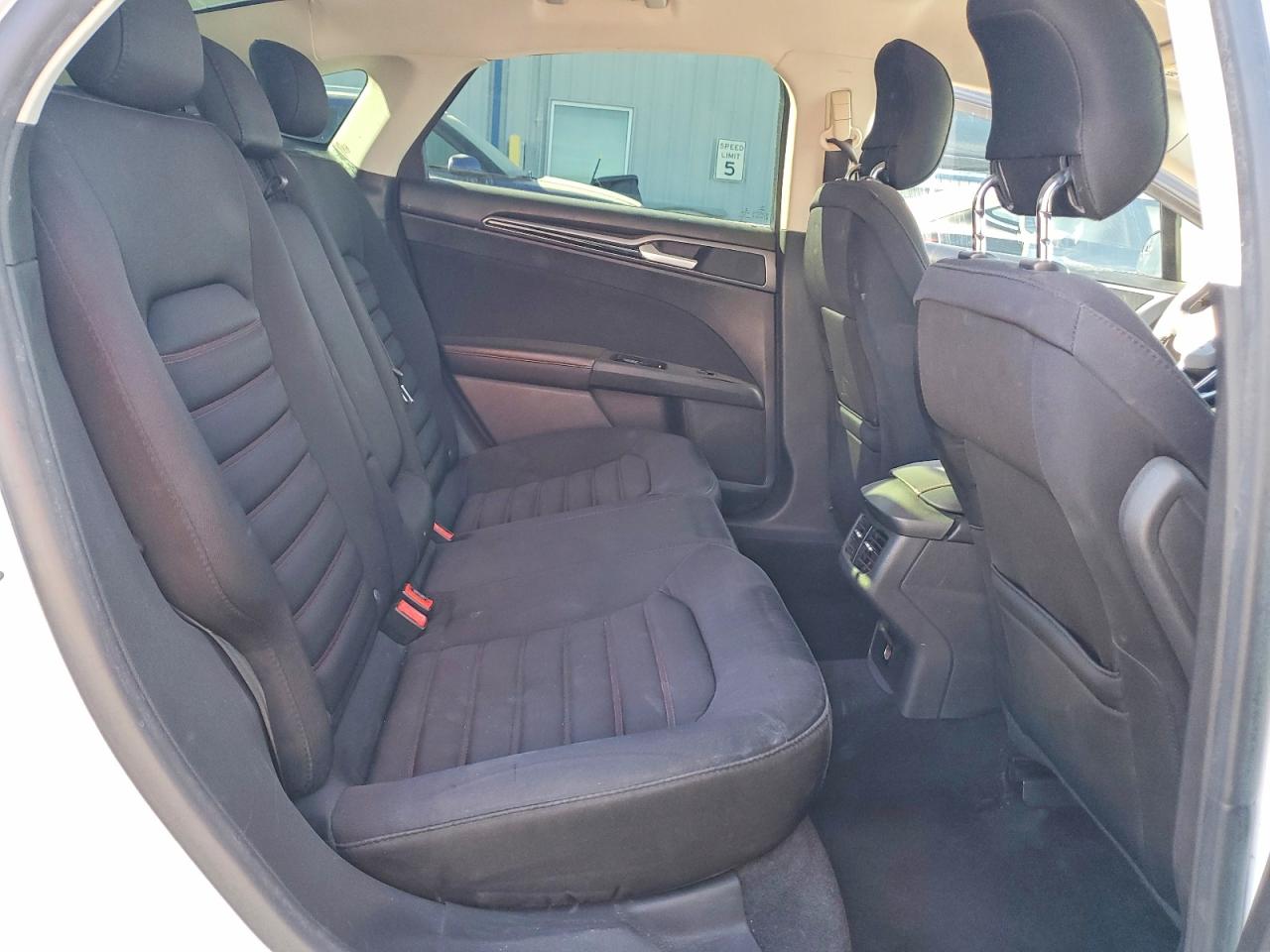 2014 FORD FUSION SE photo 28