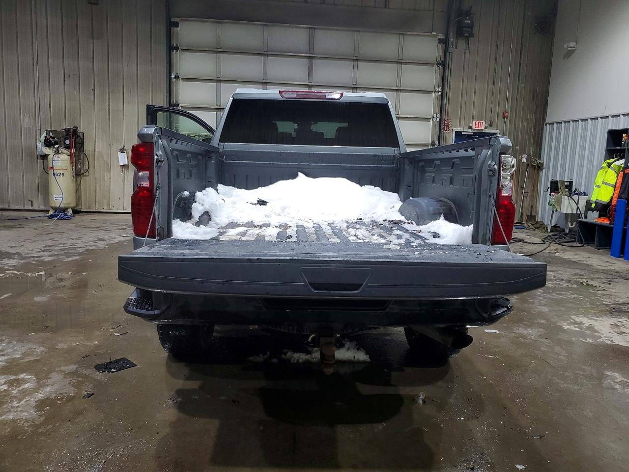 2024 CHEVROLET SILVERADO K2500 CUSTOM photo 11