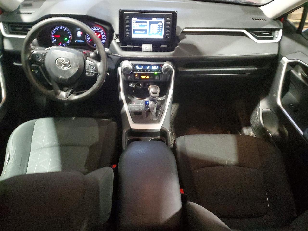 2019 TOYOTA RAV4 LE photo 15