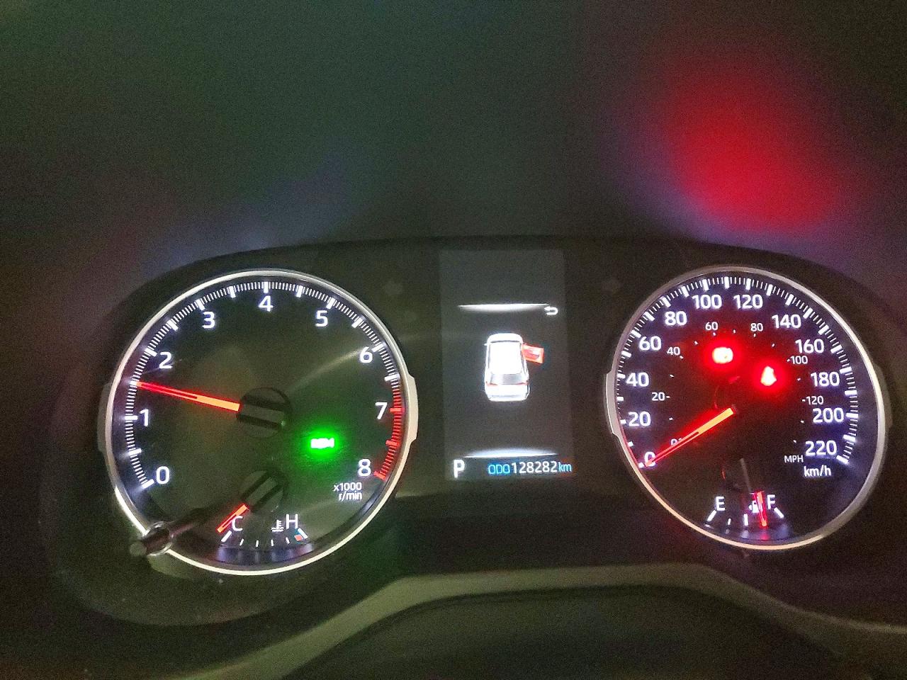 2019 TOYOTA RAV4 LE photo 17