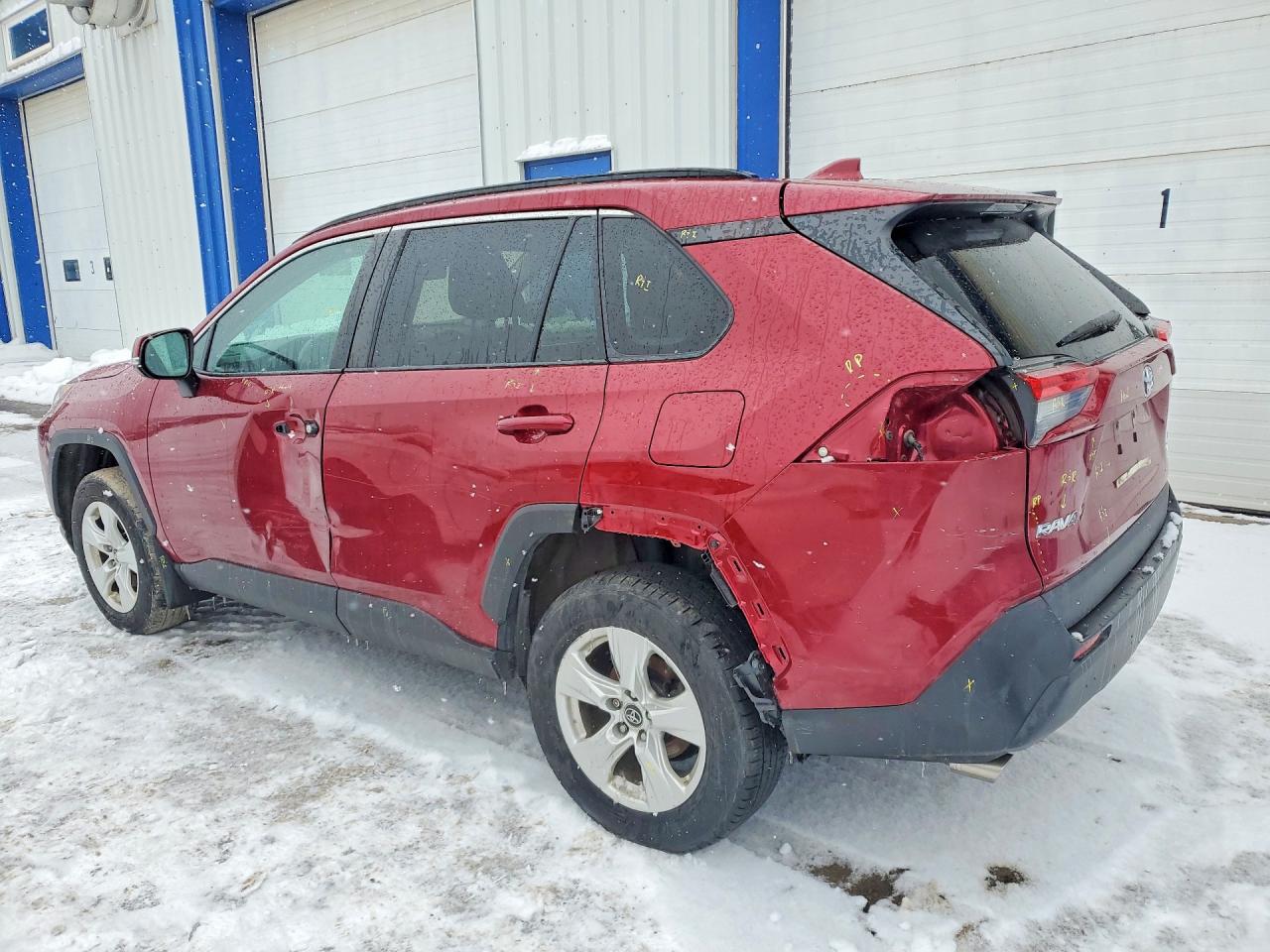 2019 TOYOTA RAV4 LE photo 3