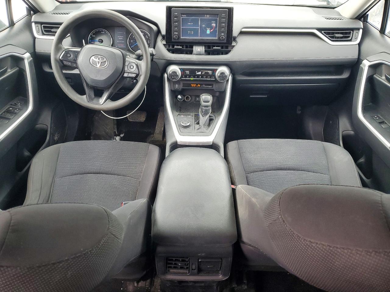 2019 TOYOTA RAV4 LE photo 15