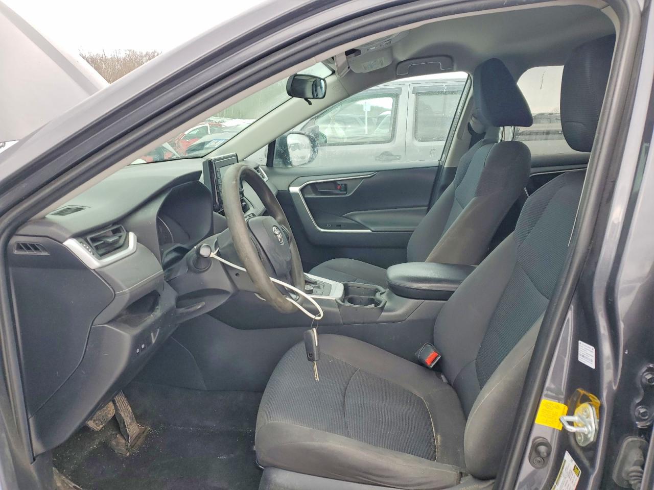 2019 TOYOTA RAV4 LE photo 13
