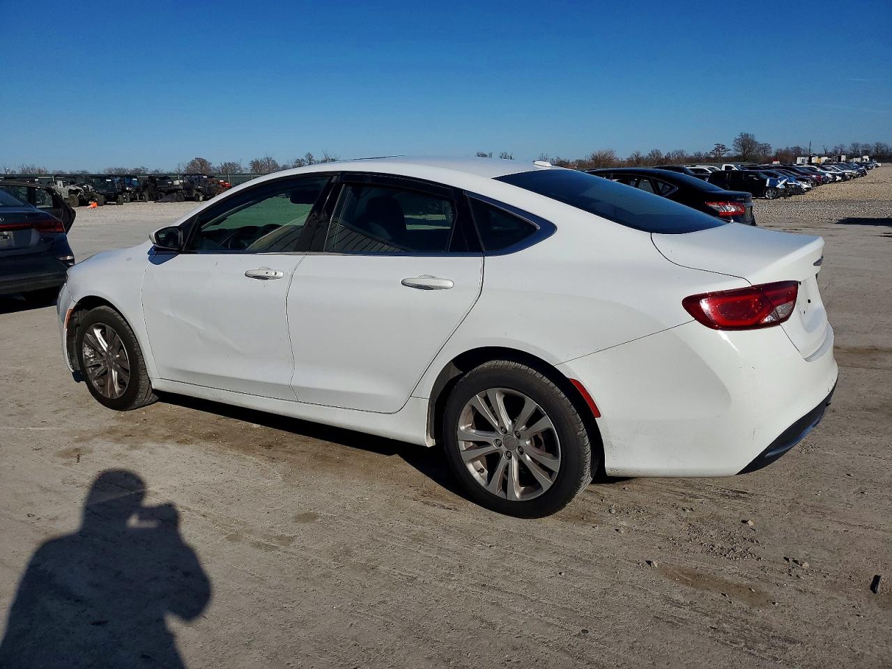 2016 CHRYSLER 200 LIMITED photo 4
