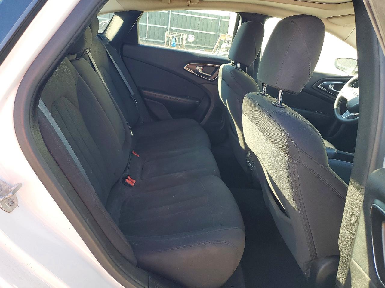 2016 CHRYSLER 200 LIMITED photo 28