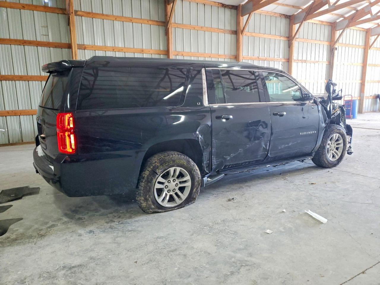 2018 CHEVROLET SUBURBAN K1500 LT photo 3