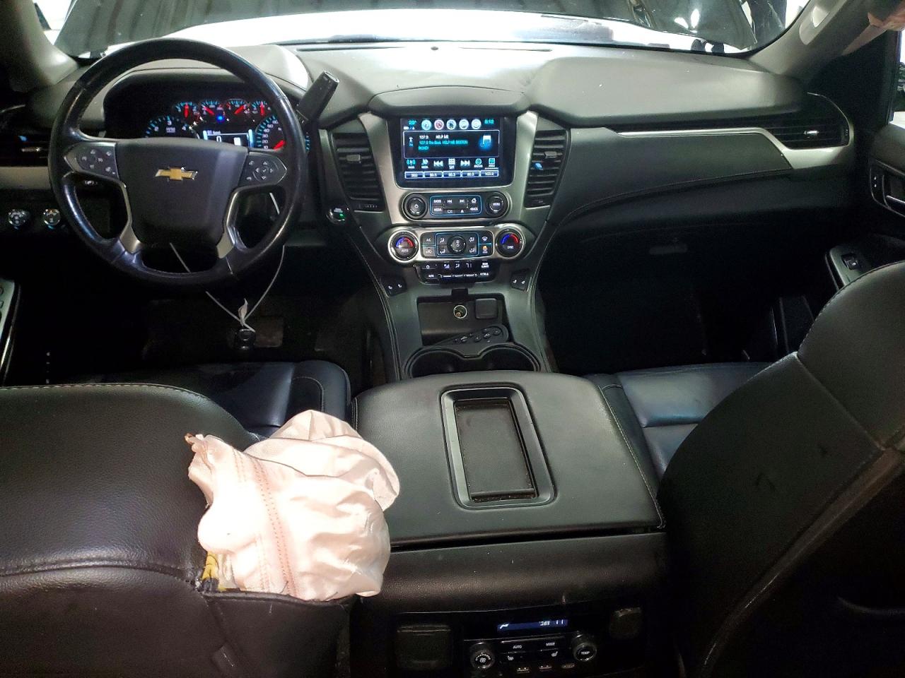 2018 CHEVROLET SUBURBAN K1500 LT photo 8
