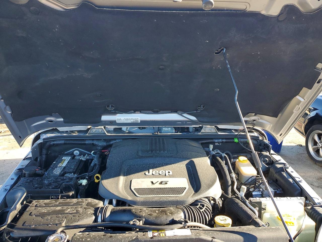 2016 JEEP WRANGLER SAHARA photo 23
