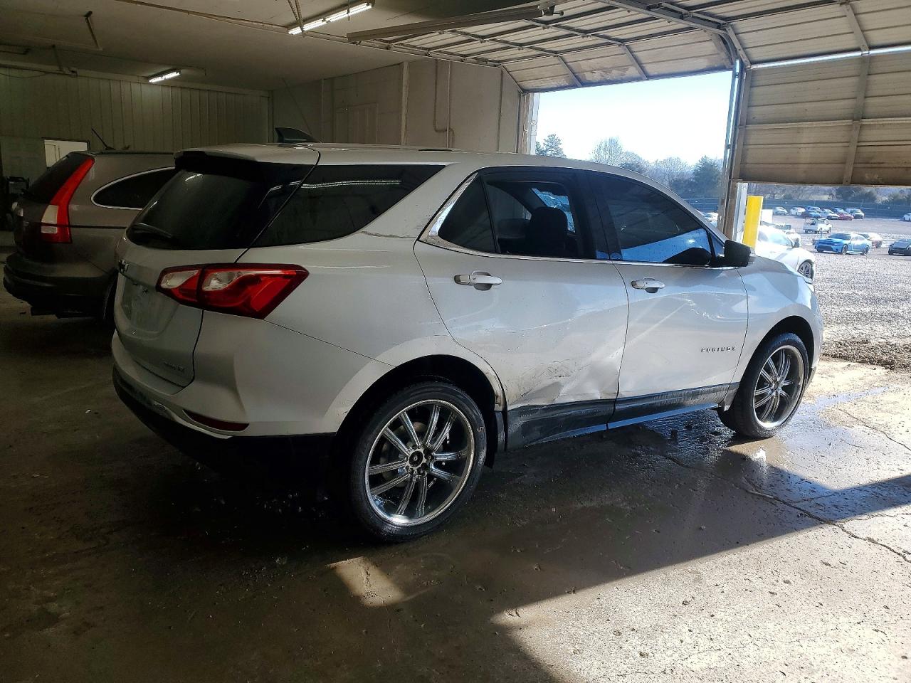 2019 CHEVROLET EQUINOX LT photo 3