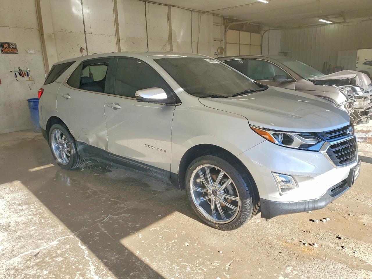 2019 CHEVROLET EQUINOX LT photo 4
