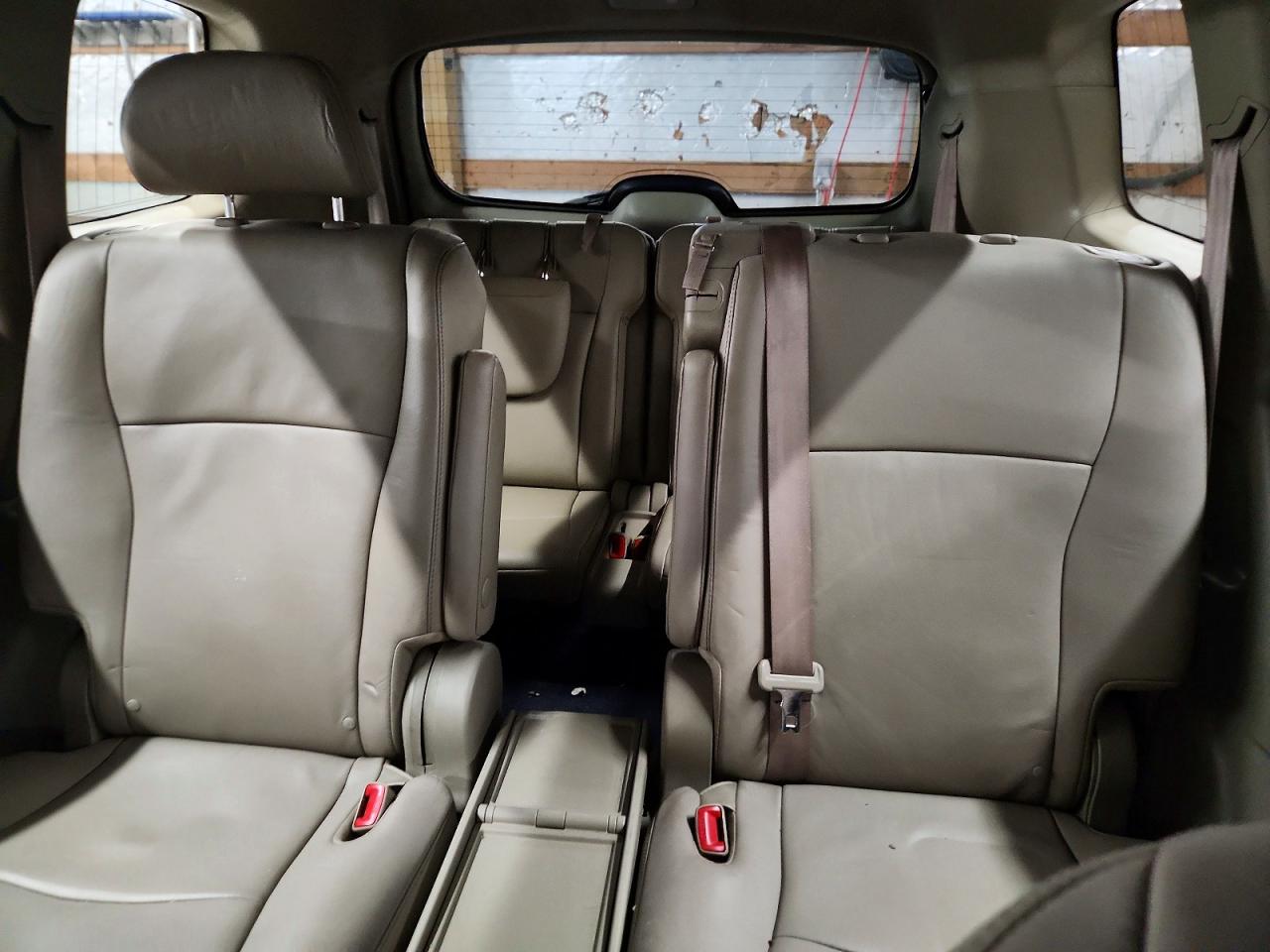 2013 TOYOTA HIGHLANDER SE photo 19