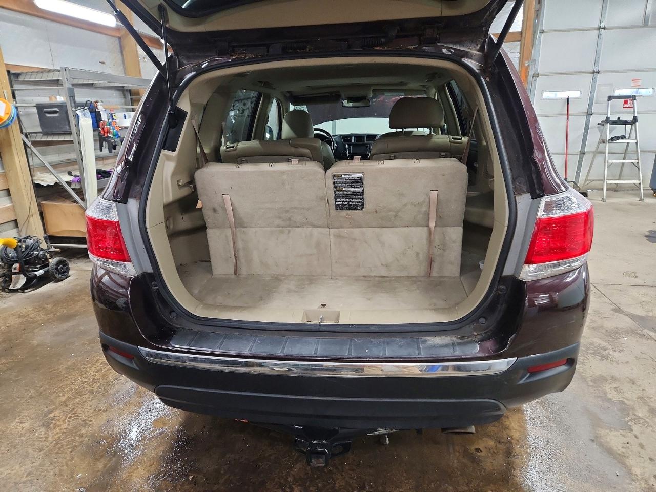 2013 TOYOTA HIGHLANDER SE photo 11