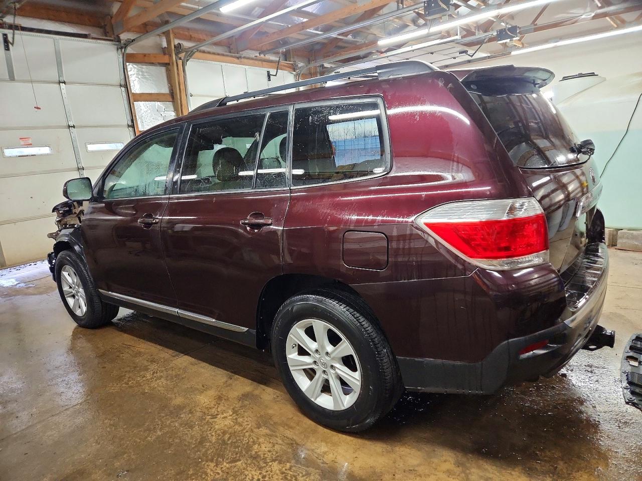 2013 TOYOTA HIGHLANDER SE photo 3