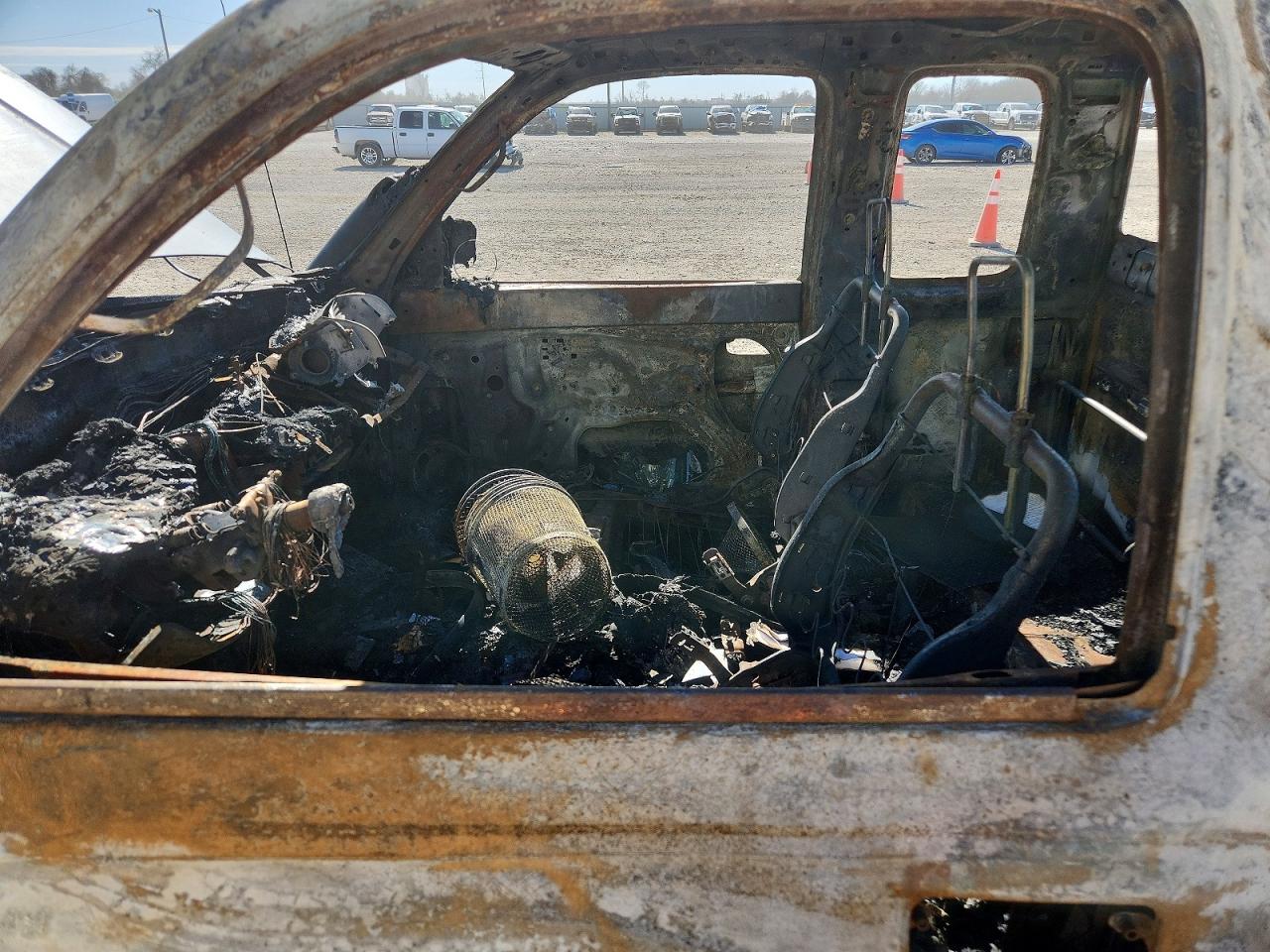 1999 TOYOTA TACOMA photo 7