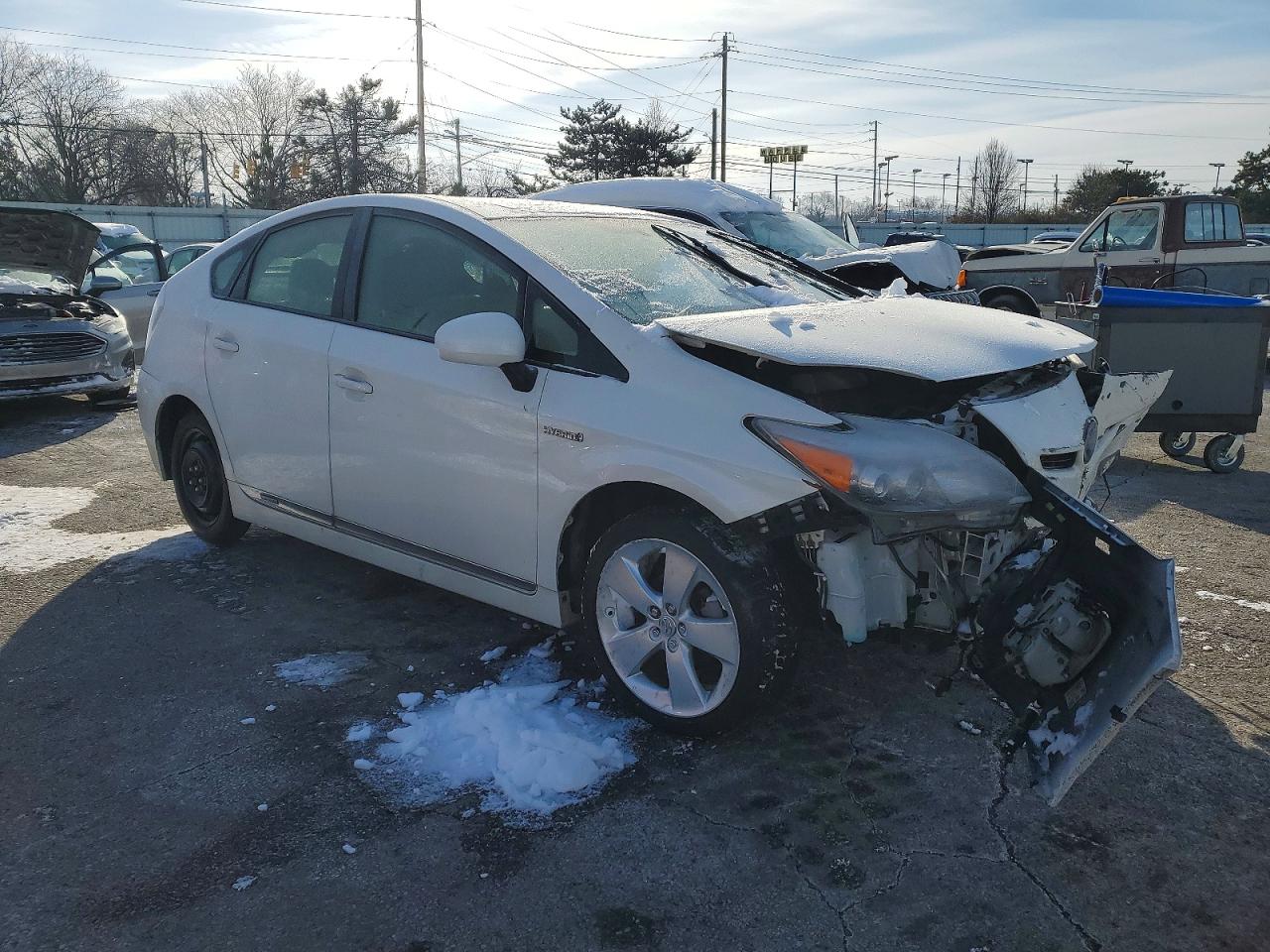 2013 TOYOTA PRIUS photo 4