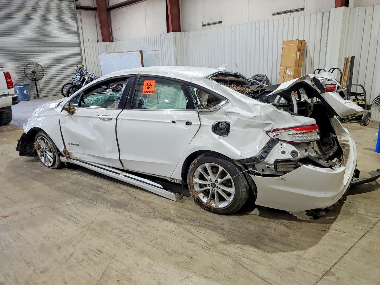 2019 FORD FUSION SE photo 2