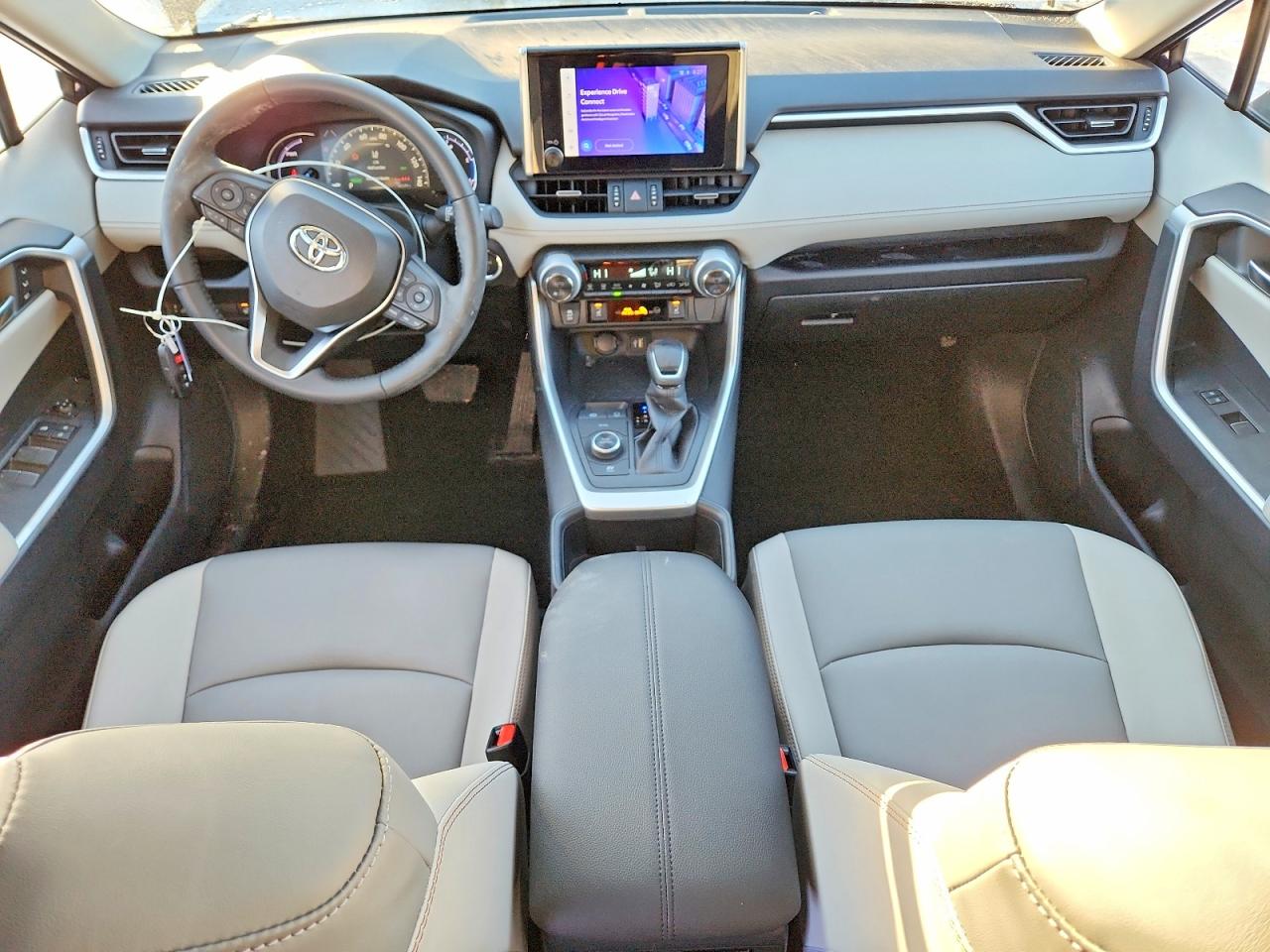 2025 TOYOTA RAV4 XLE PREMIUM photo 8