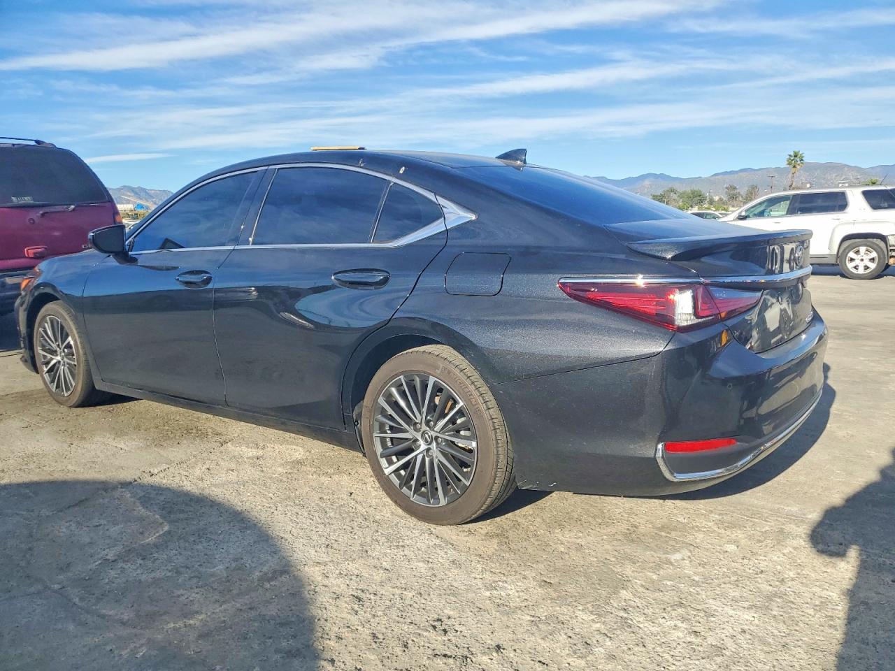 2025 LEXUS ES 300H BASE photo 2