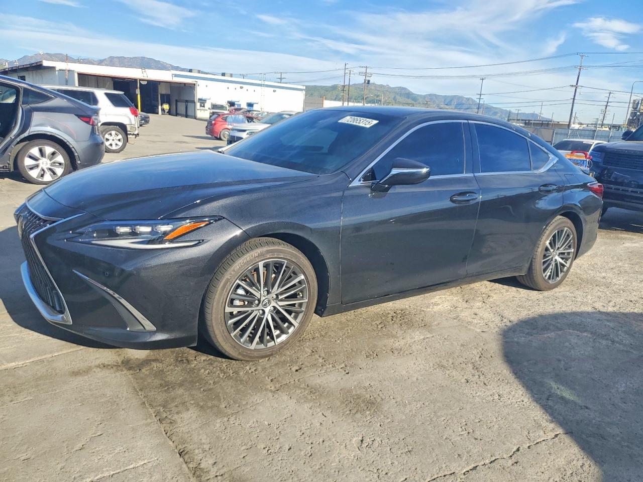 2025 LEXUS ES