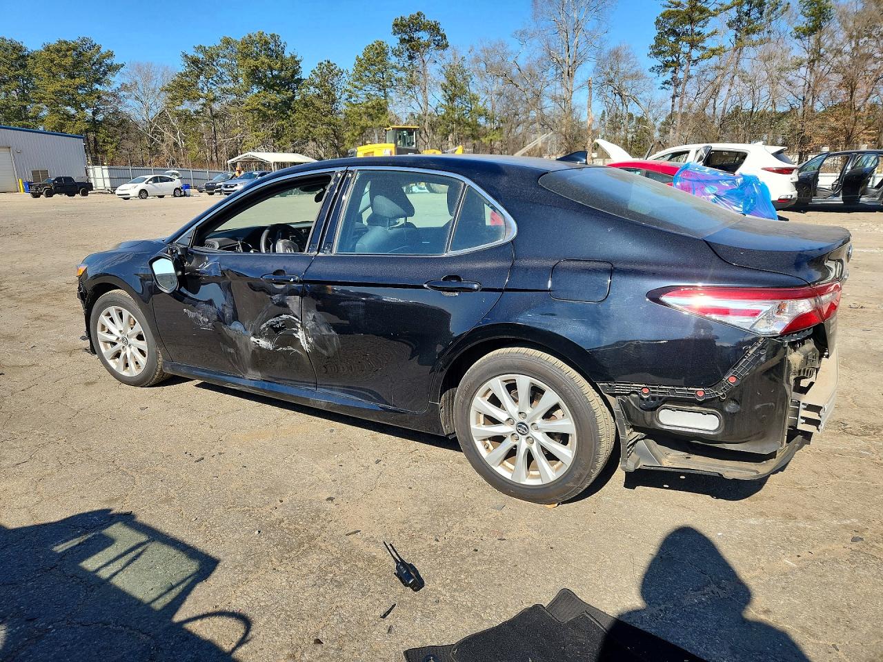 2019 TOYOTA CAMRY L photo 3