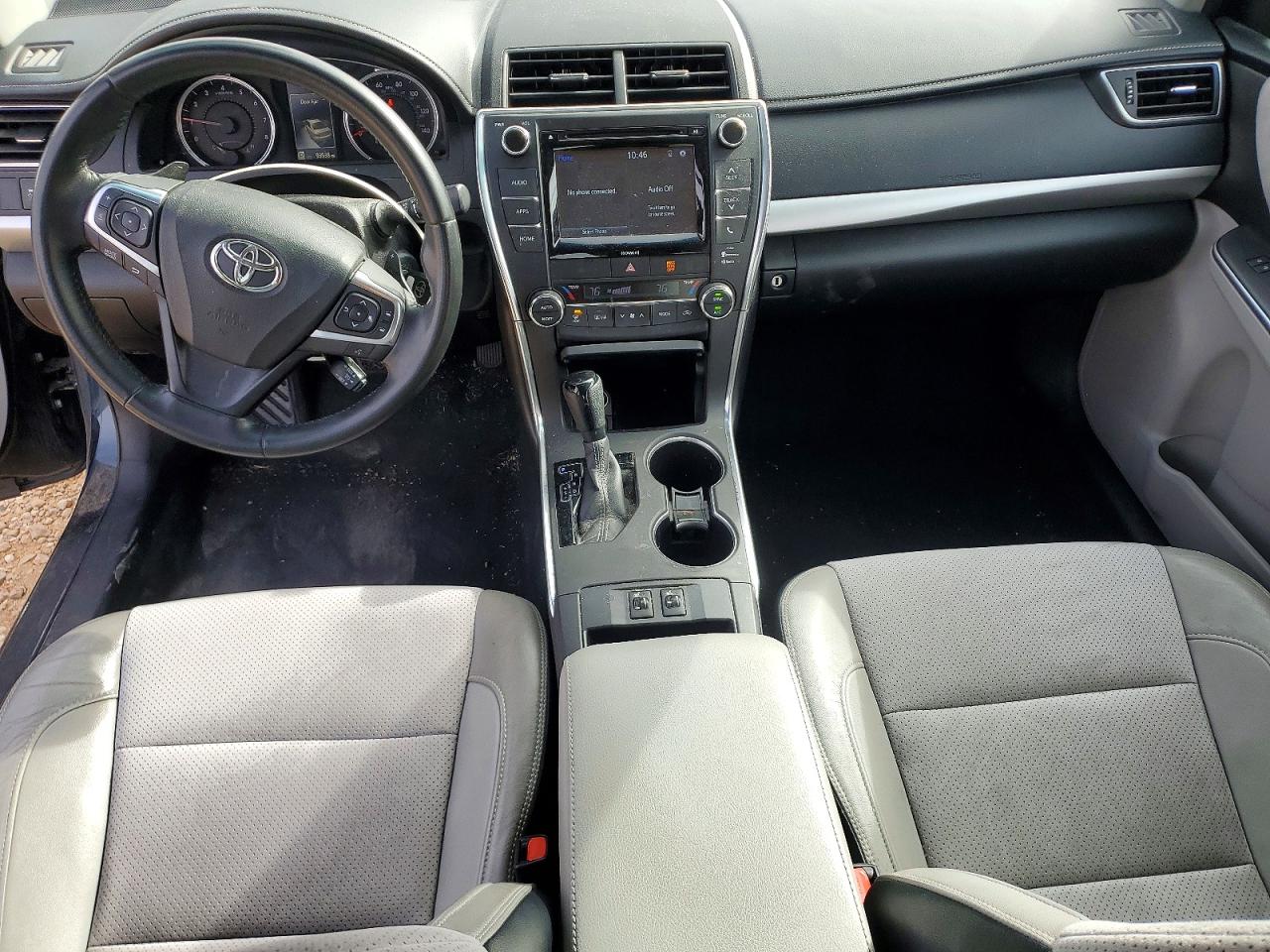 2016 TOYOTA CAMRY LE photo 15