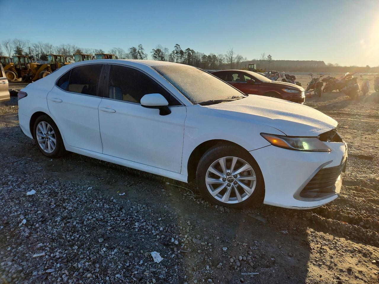 2022 TOYOTA CAMRY LE photo 4