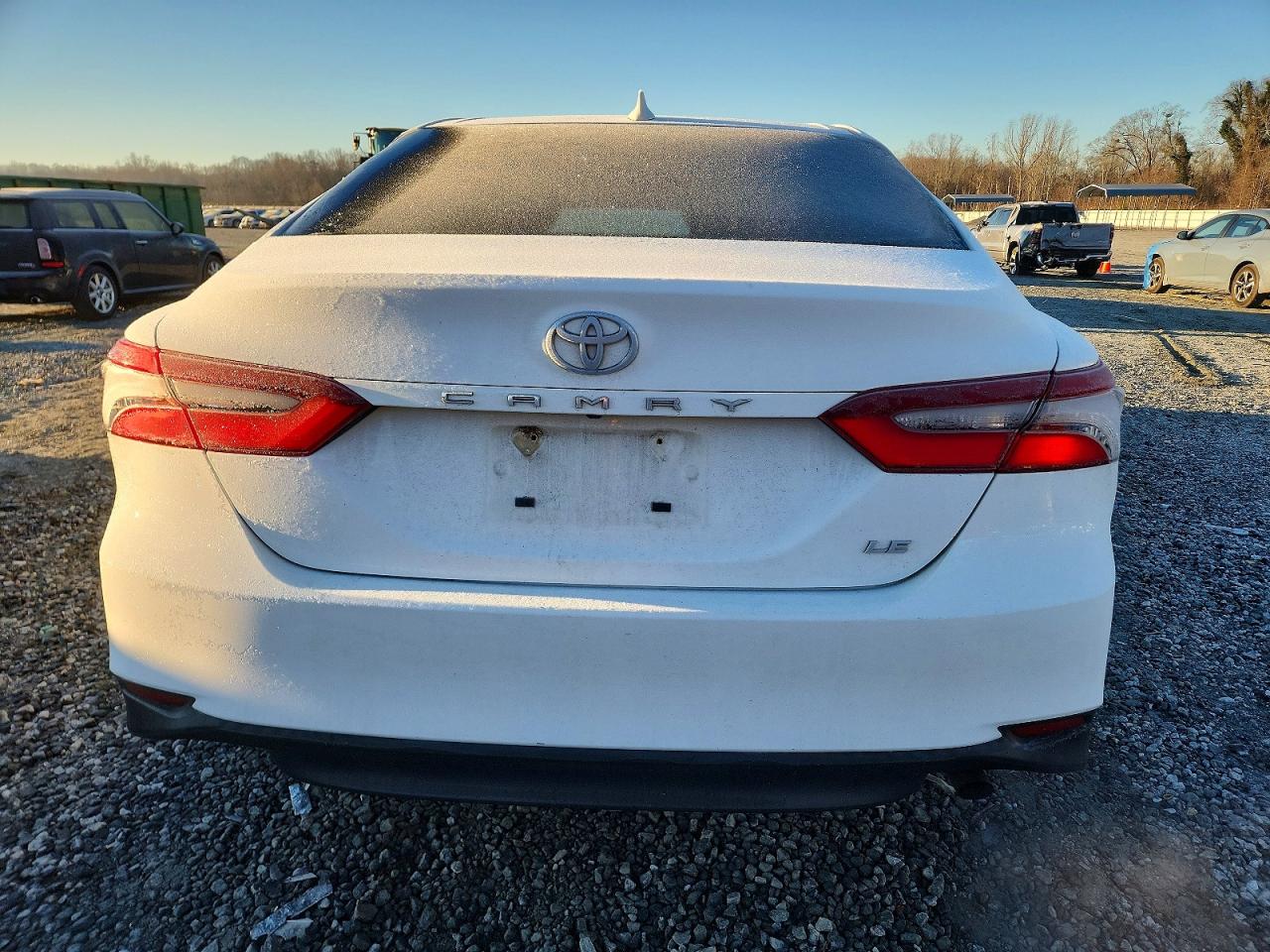 2022 TOYOTA CAMRY LE photo 6