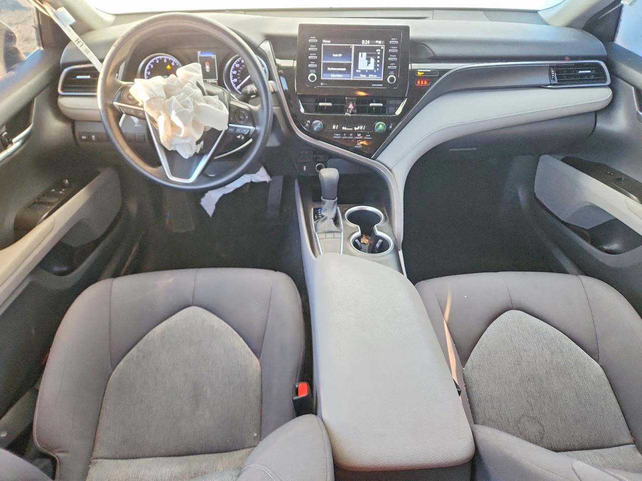 2022 TOYOTA CAMRY LE photo 8