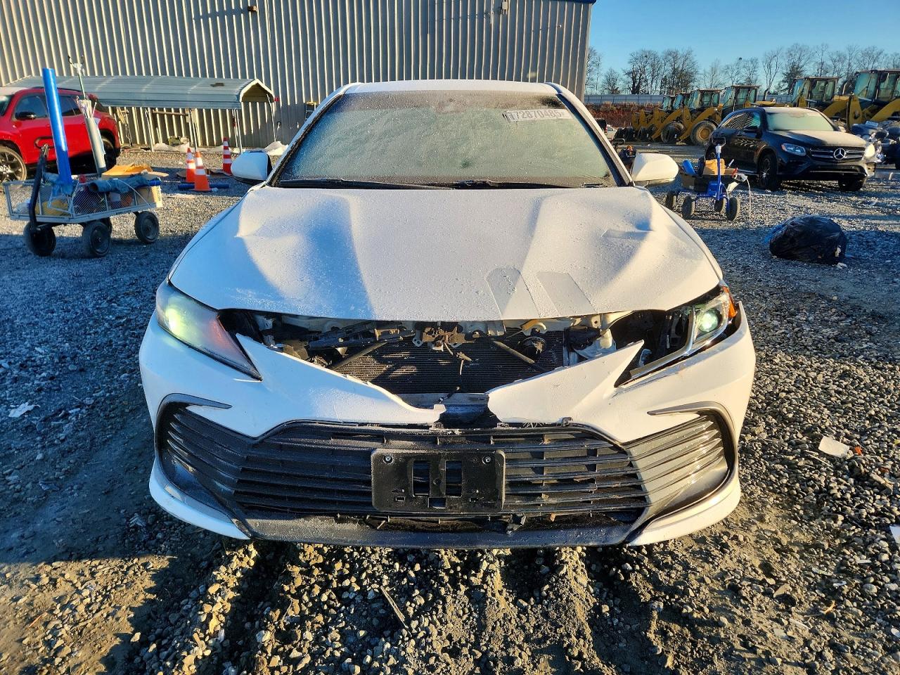 2022 TOYOTA CAMRY LE photo 5