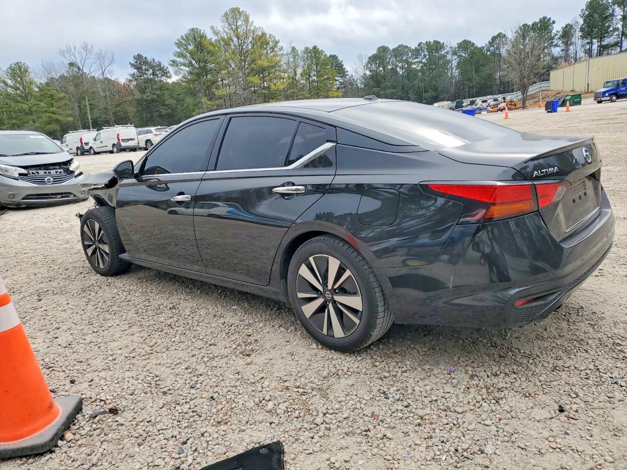 2019 NISSAN ALTIMA SL photo 3