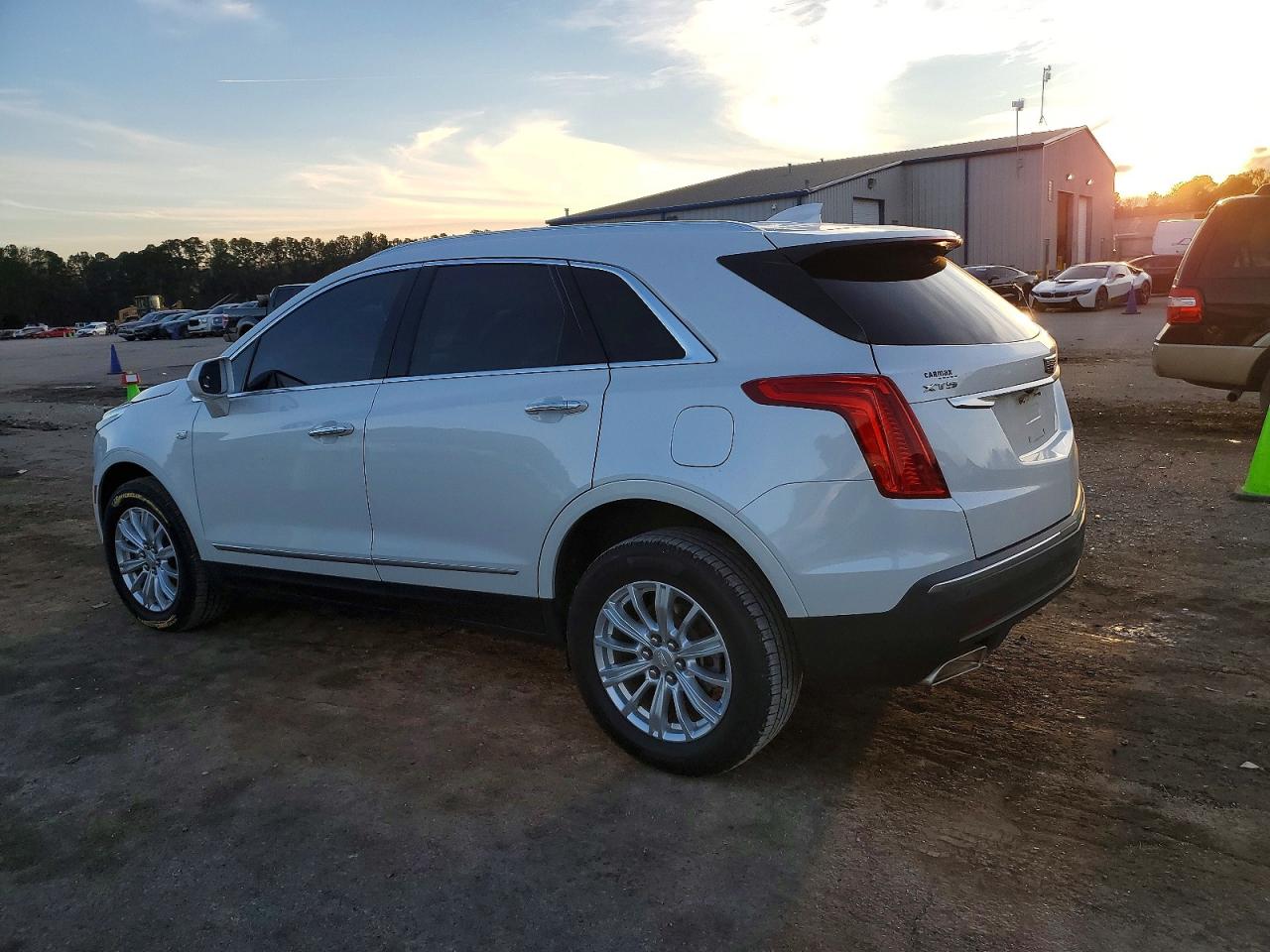 2019 CADILLAC XT5 photo 2