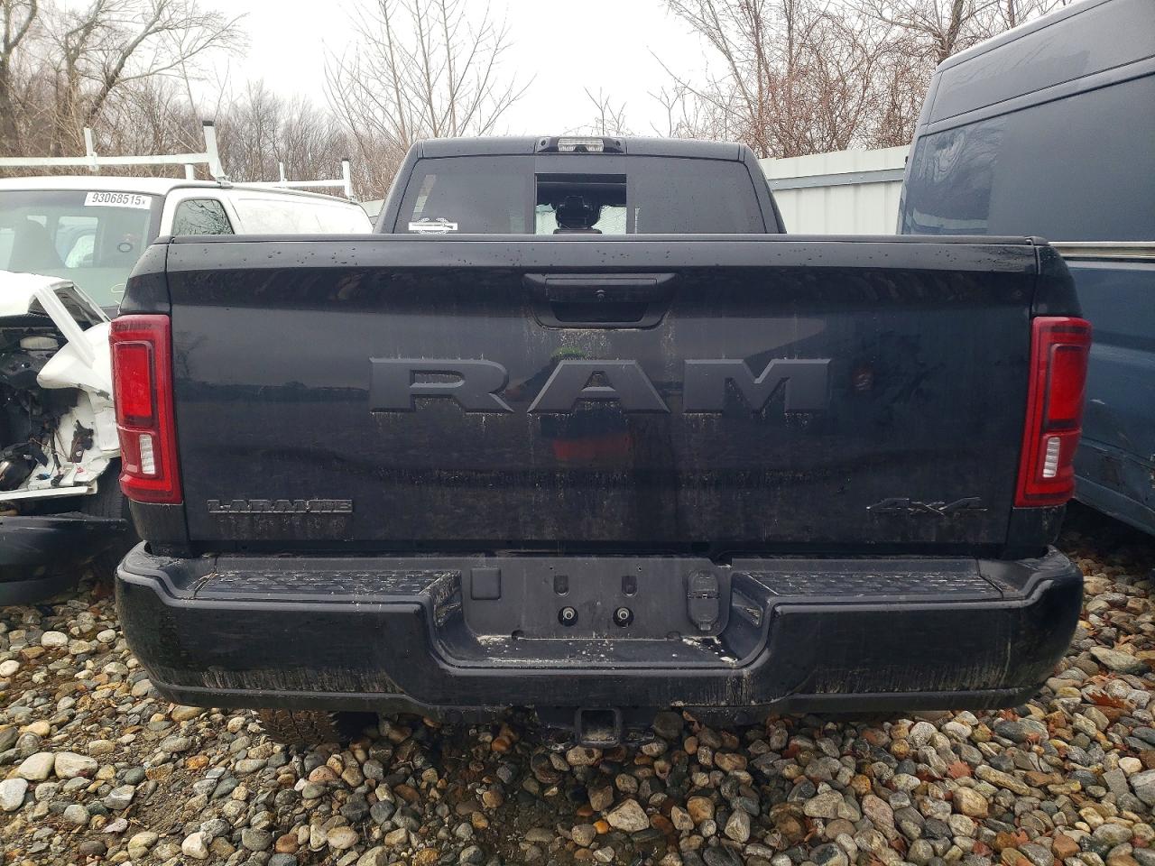 2025 RAM 2500 LARAMIE photo 11