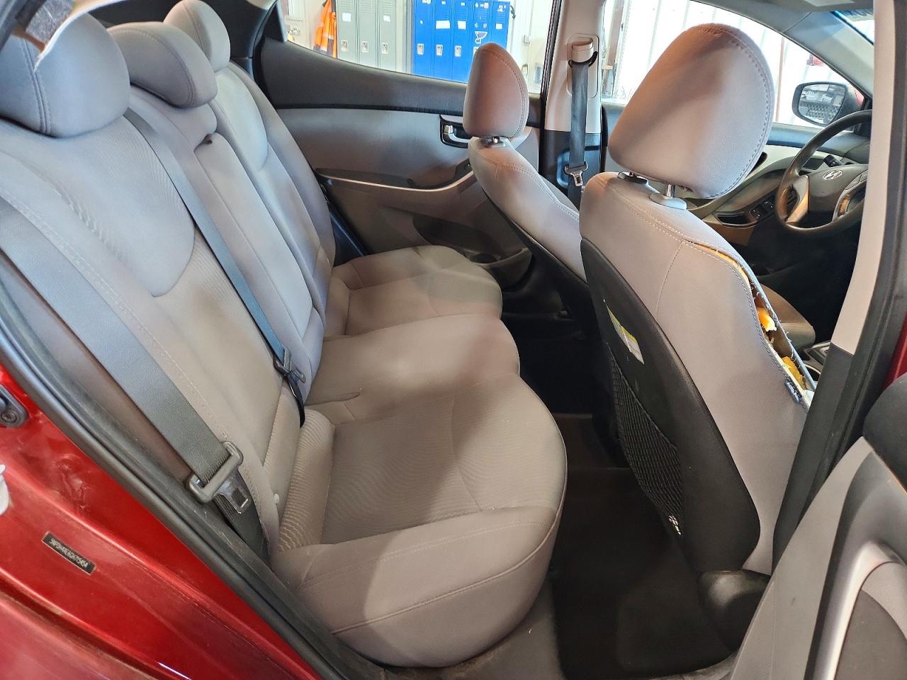 2016 HYUNDAI ELANTRA SE photo 19
