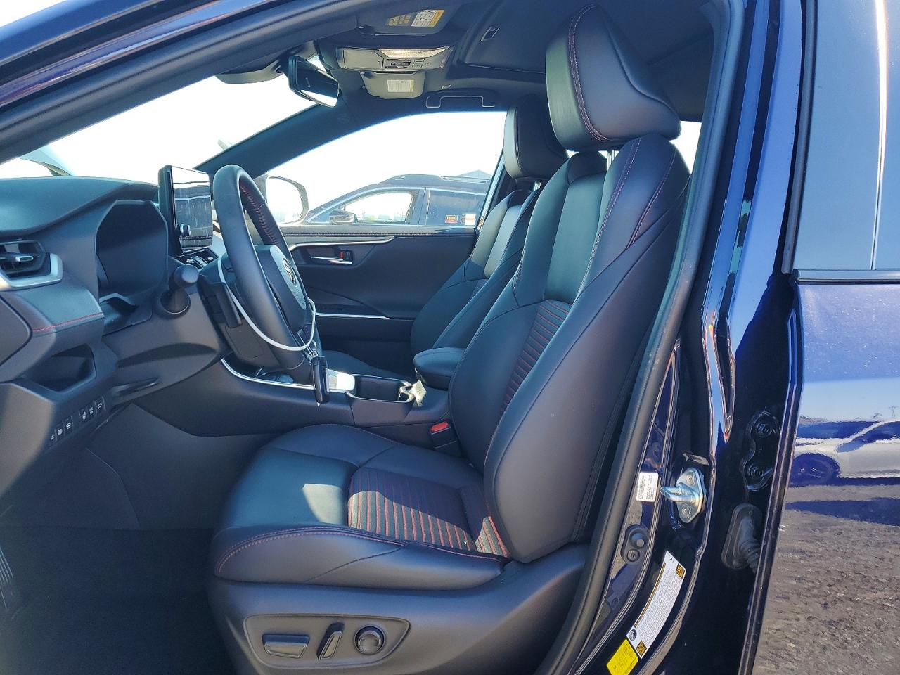 2025 TOYOTA RAV4 XSE photo 7